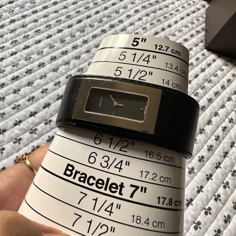This Gucci 7800S black leather Quarts swiss made - Picture 6 of 6